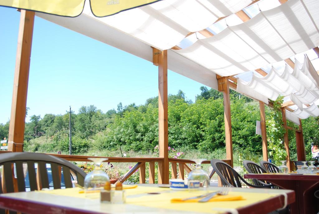 Hotel Restaurant De L'Ile Jumeaux Exterior photo